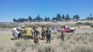 Una mujer en grave estado por un vuelco sobre Ruta 40 en Chos Malal: fue trasladada a Neuquén