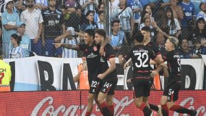En un partidazo, Estudiantes dejó a Racing sin la doble corona: fue 5-4 en el Cilindro