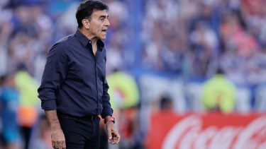 Gustavo Quinteros no estará en el banco del Fortín en la final por el Trofeo de Campeones.