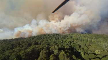 Así se ve el humo desde arriba en el Parque Nacional Nahuel Huapi. Foto: Gentileza. 