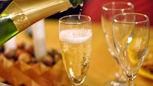 Ni sidra ni espumante: la bebida para el brindar que no puede faltar en Año Nuevo