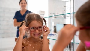 Cómo evitar el avance de la miopía escolar