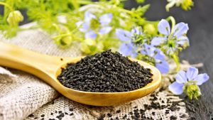 Una semilla muy fácil de conseguir que reduce el colesterol y protege el hígado: todos los beneficios