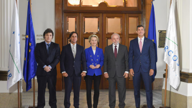Unión europea y el Mercosur cierran acuerdo comercial tras dos décadas. (EFE/Sofía Torres).