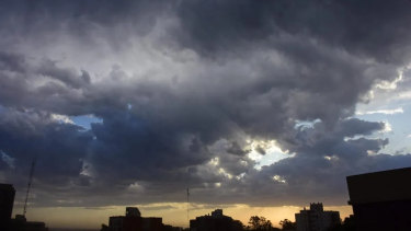 Se extiende la alerta por viento, tormenta y granizo en Neuquén y Río Negro.