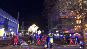 Un auto arrolló a un grupo de personas en un mercado navideño de Alemania: hay dos muertos y entre 60 y 80 heridos