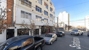Violento robo en un comercio de Neuquén: la encerró en un depósito tras amenazarla con un cuchillo