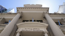 Imagen de El Banco Central hizo la mayor venta de dólares de la era Javier Milei: el billete subió en todas sus versiones