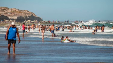 Sufrió un ACV mientras nadaba en Las Grutas: es de Neuquén y está internada en Viedma. Foto: Denis Martínez. 