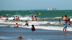 Las Grutas: entran al mar en kayak y no pueden salir, los cuidados para navegar este verano