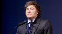 Imagen de El primer año de Javier Milei desde la economía: recortes, superávit y los impactos sociales