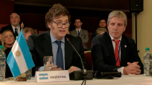 Imagen de Javier Milei asumió la presidencia del Mercosur: «No puede seguir siendo un cepo»