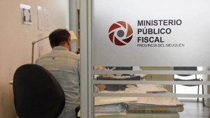 Condenan a un hombre que abusó sexualmente de una niña de su familia varias veces en Neuquén