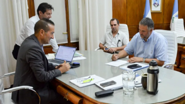 Acuerdo entre el gobierno y pilotos neuquinos. Foto: gentileza.
