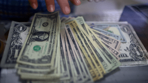 Dólar hoy: el dólar blue, el MEP y el CCL alcanzan los $1.300 este miércoles 26 de marzo de 2025