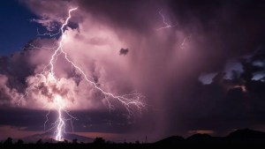 Ráfagas, lluvias intensas y granizo: la alerta que rige para Río Negro este lunes