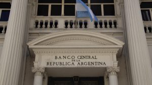 Febrero trae un complejo escenario económico: pagos al FMI, suba de tarifas y salto de la carne