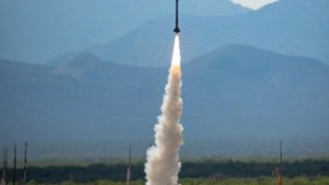 Argentinos viajan a un insólito mundial en Estados Unidos: el de cohetes al espacio