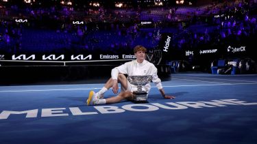 A Sinner no hay qué darle: venció a Zverev y retuvo la corona en el Australian Open