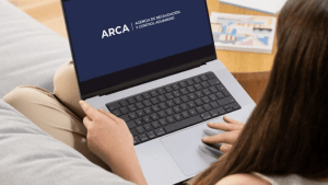 «Achicar el ARCA es como pegarse un tiro en los pies»: reclamo de paritarias en Neuquén y falta de atención al público