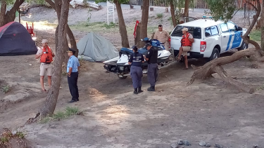 Los trabajos de búsqueda en el dique y sus inmediaciones. Foto: gentileza.