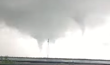 Video | En medio de la tormenta, apareció un tornado en la costa de Buenos Aires: las imágenes