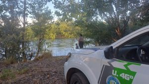 Quién es el hombre que desapareció al intentar cruzar el río Neuquén: segundo día de búsqueda en Contralmirante Cordero