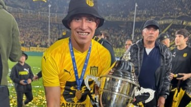 Adrián Fernández es nuevo jugador de Racing a préstamo por un año. Viene de jugar en Peñarol de Uruguay.