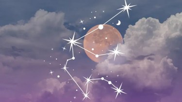 Luna Nueva en Acuario.-