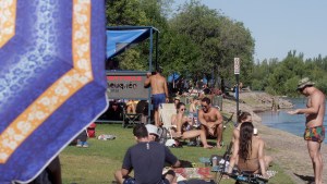 Carnaval en Neuquén capital: con mayoría de turistas del norte de la Patagonia, «superó las expectativas» de ocupación