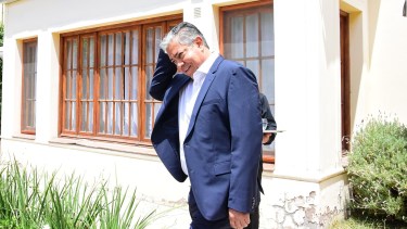 El mandatario cobra un sueldo neto (de bolsillo) de $5.005.674, sin la retención de Ganancias. Foto Cecilia Maletti.