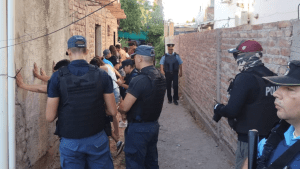 Gran operativo policial en un barrio de Neuquén, este martes: qué pasó y cómo terminó