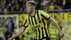 Racing se refuerza con “el Riquelme del Ascenso”