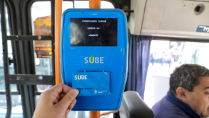 En Neuquén, los pasajeros ya pueden activar los descuentos de SUBE arriba del colectivo: cómo acceder al beneficio