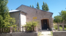 Imagen de Con los «tapones de punta» defienden al Correo Argentino en el norte neuquino: qué pasa en Las Lajas