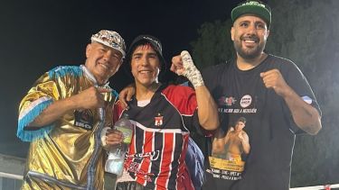 El Carnicero ganó con claridad y lo festejó con Bruno Godoy y Nico Acuña. (Gentileza)