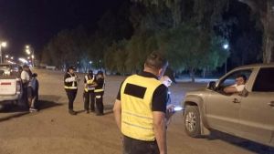 Un adolescente intentó escapar de un control de alcoholemia en Ruta 7: huyó en contramano y lo atraparon