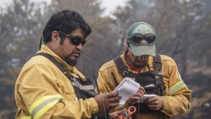 Incendios en la Patagonia: fuego intencional en Villa La Angostura y 120 familias afectadas por los focos en El Bolsón
