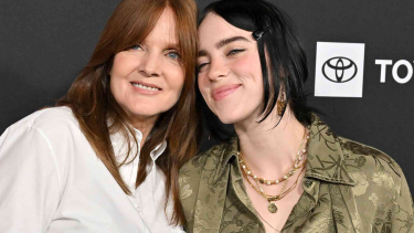 Maggie Baird, mamá de Billie Eilish, preocupada por los incendios en la Patagonia: «crisis climática»