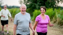 Imagen de Cuánto tiempo caminar después de los 60 para mantenerse saludable