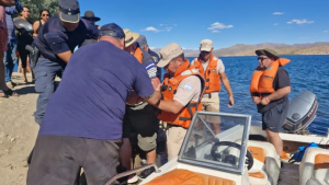Rescataron a otro grupo de pescadores en Piedra del Águila: sin nafta, estuvieron un día perdidos en el lago