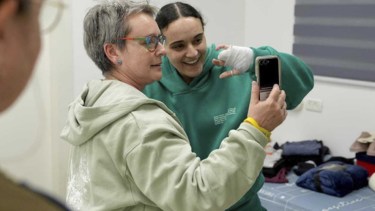 Las primeras tres rehenes liberadas de Gaza.