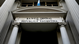 Argentina hizo el mayor pago de deuda pública en tres años: se giraron US$4.360 millones