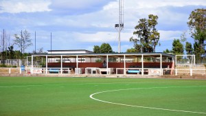 Ya hay nerviosismo por las canchas de césped sintético y consultas de abogados en la fiscalía de Neuquén