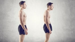 El ejercicio simple que mejora la postura de tu espalda en pocos minutos