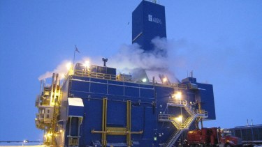 Las torres de perforación se cubren en Prudhoe Bay ante las bajas temperaturas. Foto: gentileza. 