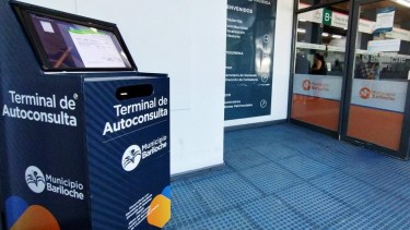 La terminal de autogestión del municipio de Bariloche ya está instalada en la secretaría de Hacienda. 