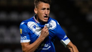 Romero le dio el primer triunfo del año a Vélez y bancó a Domínguez.