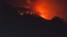 Imagen de El incendio al sur de Bariloche llegó a El Manso: los pobladores se preparan para combatir las llamas
