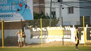 La dirigencia de Pacífico desmintió los rumores de una venta o un traslado de la cancha de fútbol